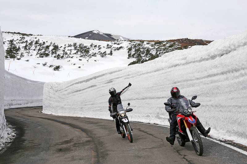横亘日本宫城与山形的“藏王ECO LINE”开通!9米雪墙震撼来袭