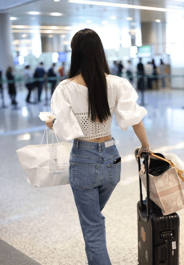 什么样的泡泡袖好看 c315aaf3704d4c1a9e64d5a043bd3831.png