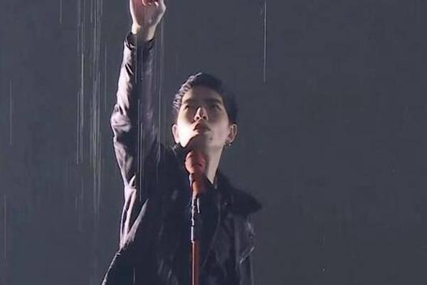 原创萧敬腾广州下雨,晴天突然下起了大雨比气象局还准