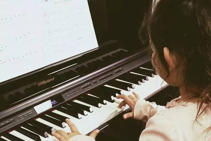 过时钢琴简谱_小星星钢琴简谱(2)