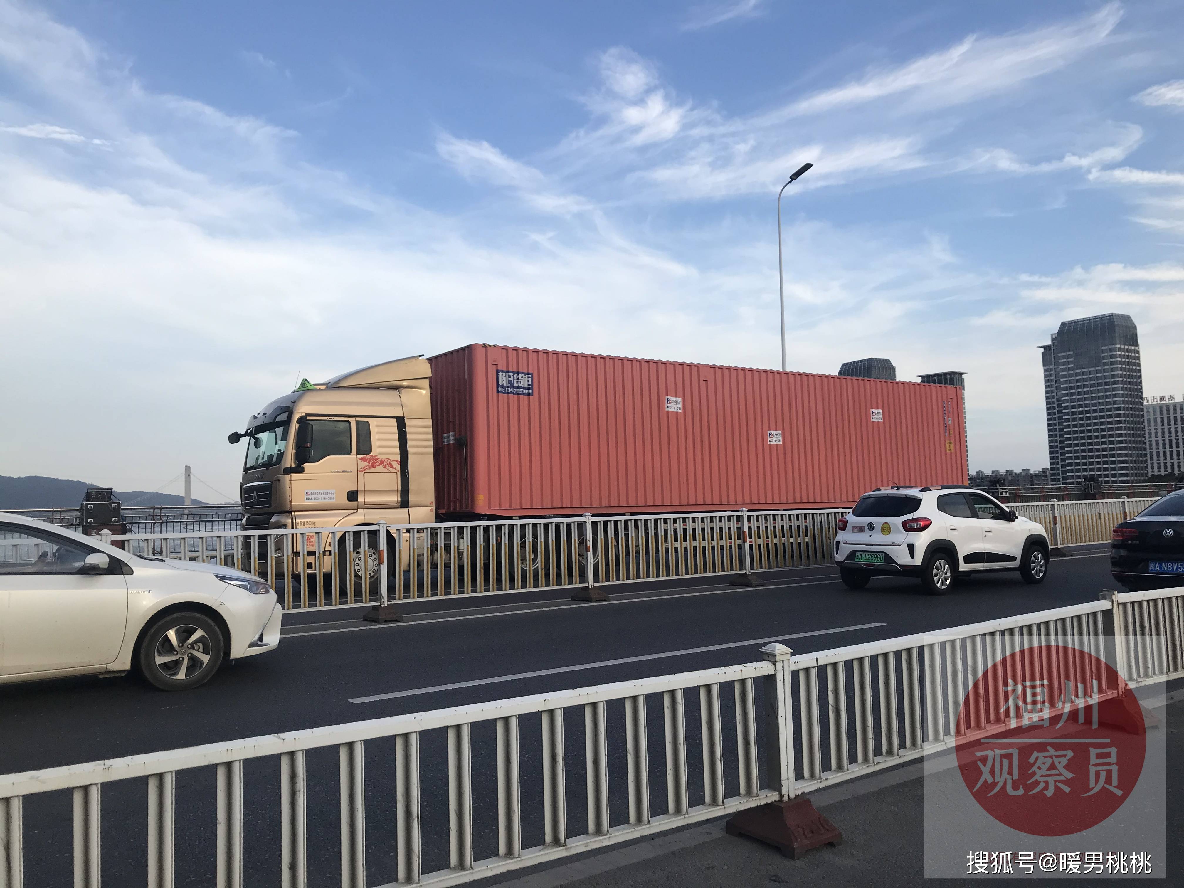 实拍福州鳌峰大桥和南北江滨大道烟花秀和灯光秀准备情况!