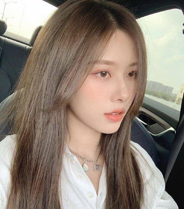 不管你绝对的奶茶冷棕虽然奶茶棕和亚麻棕都是比较浅的棕色,但是亚麻