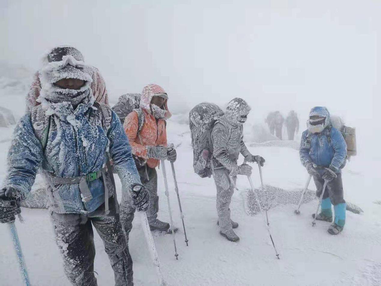 “鳌太线”是驴友圣地还是墓地？登山家寻致命原因_荆楚网