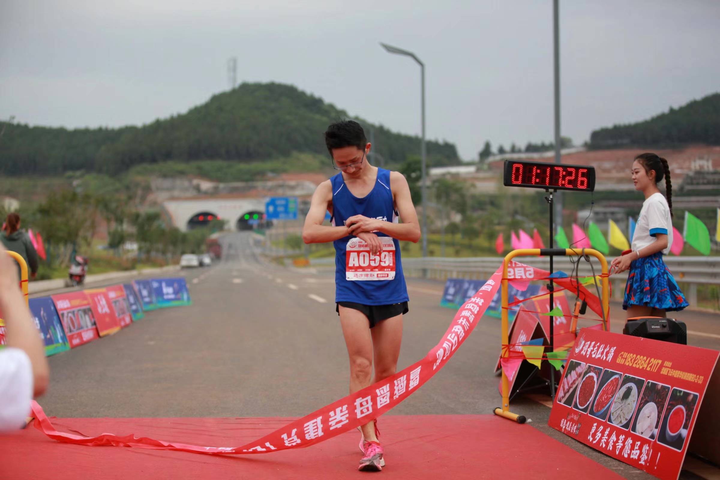 原创六位白银越野赛遇难者膝盖磨烂眼镜丢失有人本可逃过一劫