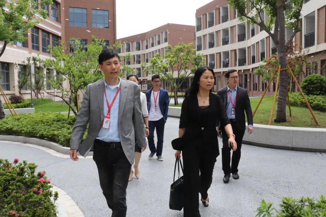 宋业成校长为家长作一所不一样的学校我们该如何为孩子择校主题报告