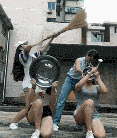 搞笑gif图:这是不是你们想的小姐姐?_段子