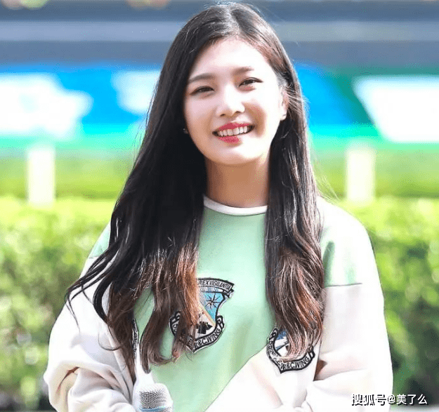 怎样变得妩媚撩人 7407c80204bc4553a767f6de389e525c.png