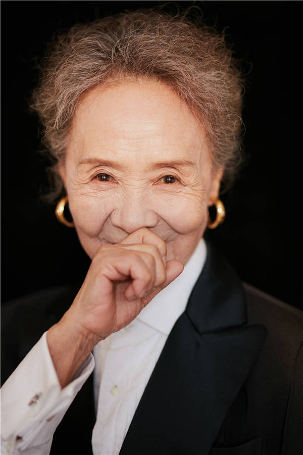 国民奶奶吴彦姝亮相嘉人红毯为知名商业女性颁奖