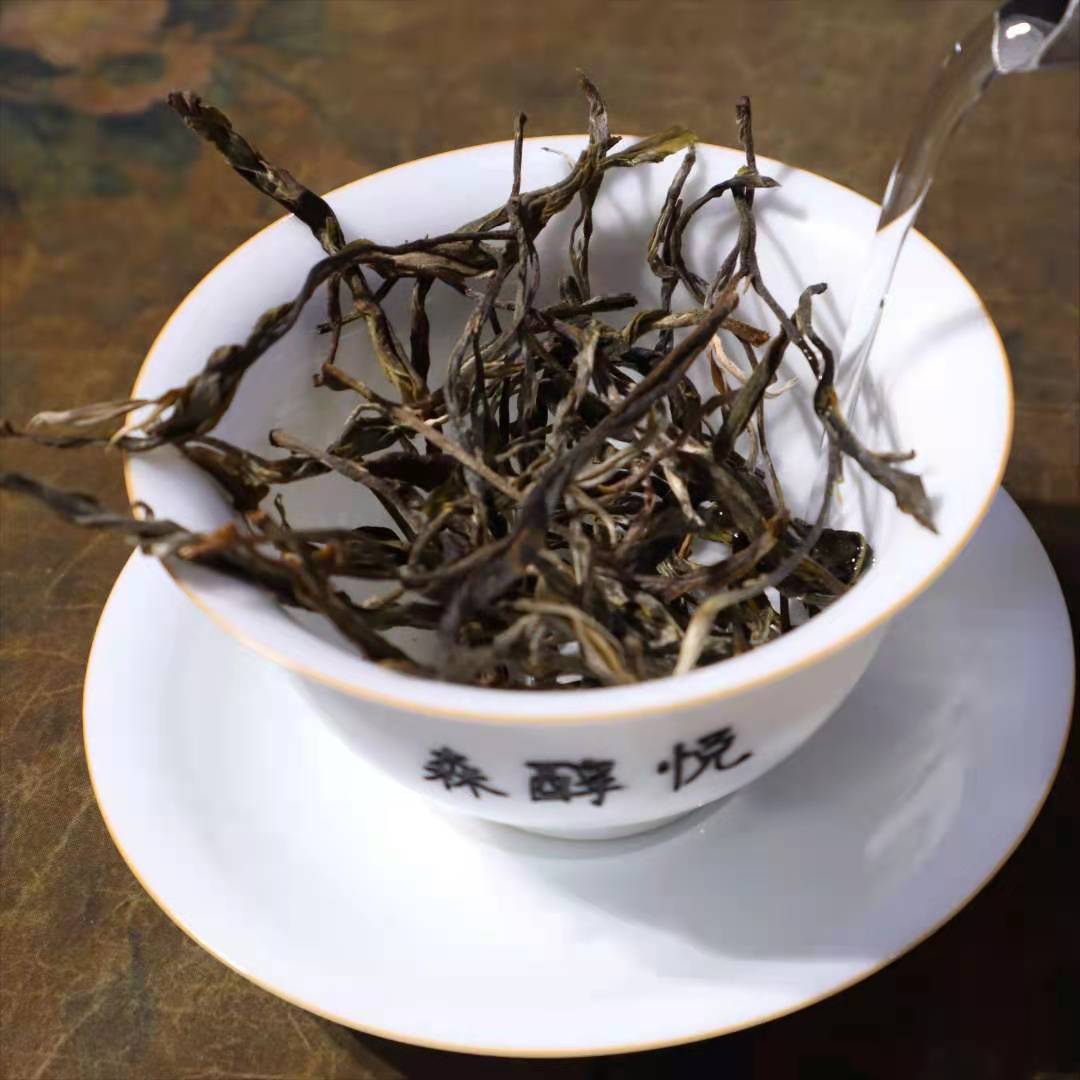 怎样挑选茶叶才是正宗 3455f69c1f964bc0817371342a5b60bd.jpeg