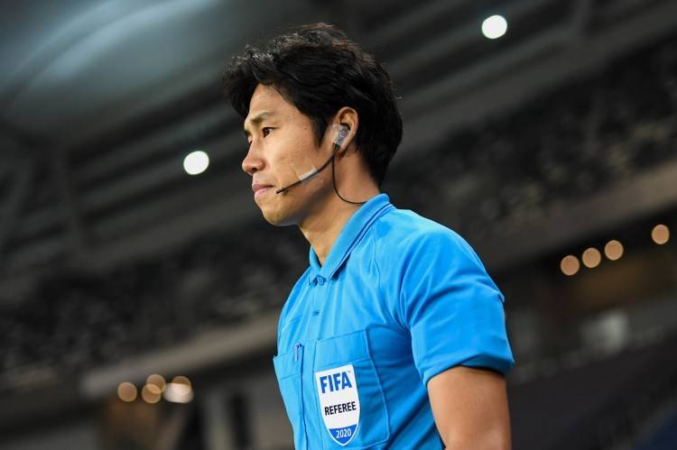 韩国名哨金希坤将执法国足对阵菲律宾 上赛季曾吹罚中超_塔基