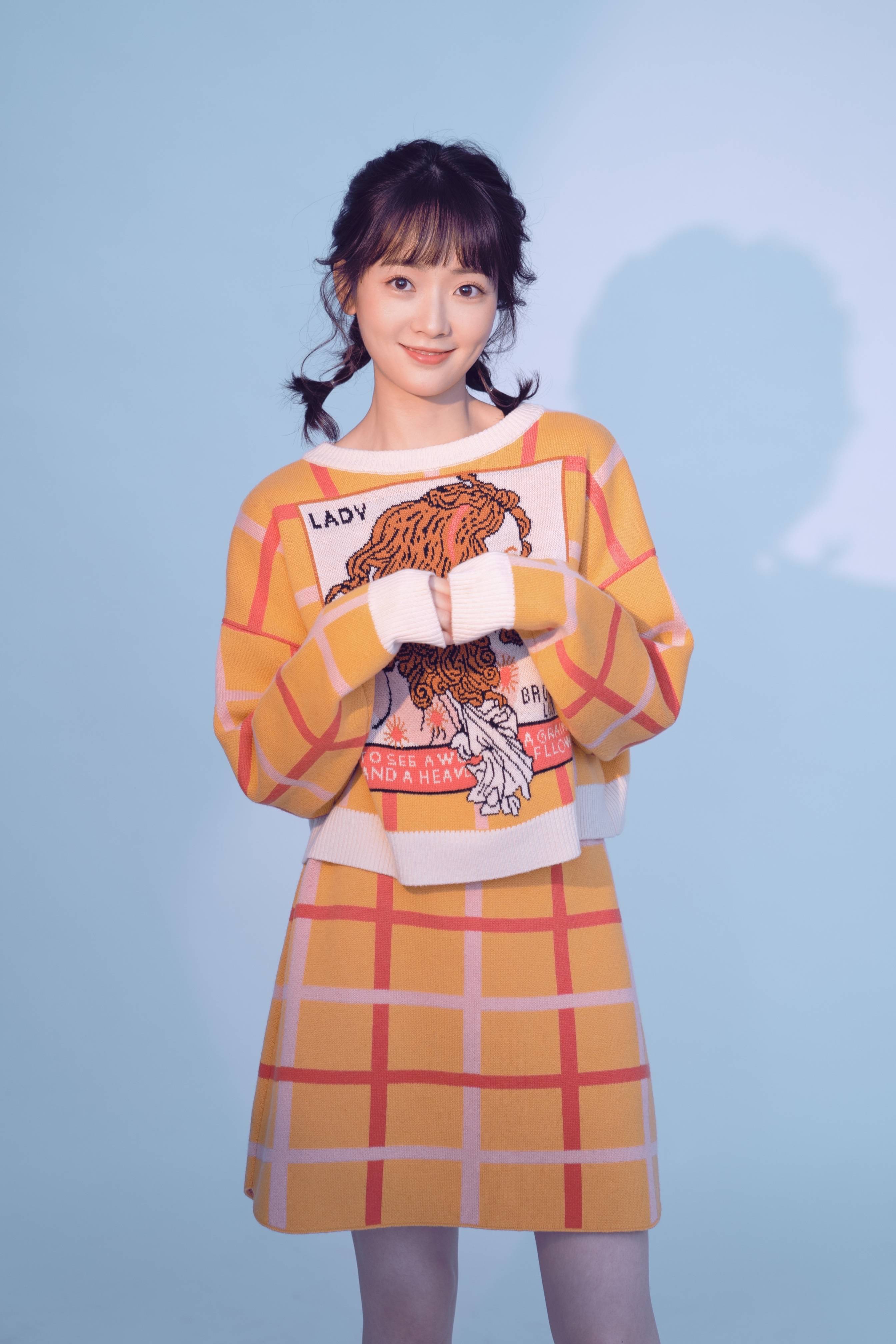 王路晴走进央视直播间 重温高考题 回忆最初的梦想