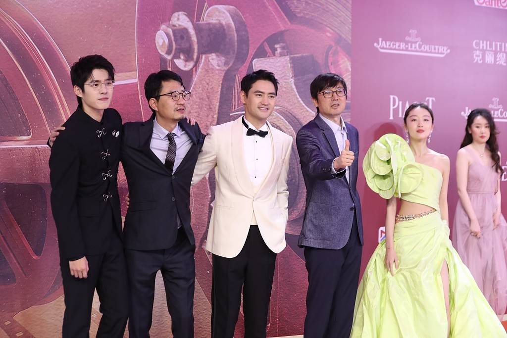 电影《平原上的摩西》剧组周冬雨,刘昊然,袁弘,张骥,刁亦男亮相