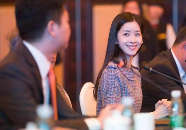 从毕业到身价580亿女富豪,她才用了6年!
