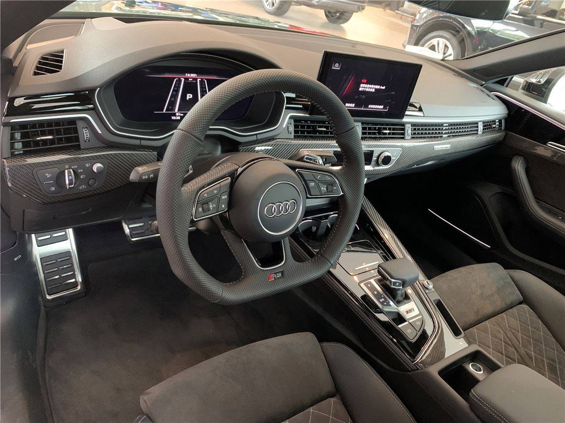 奥迪rs5 sportback 索诺玛绿/黑内 最新款