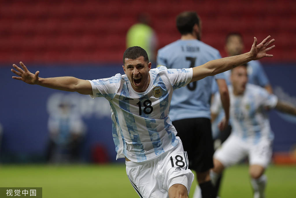 美洲杯-梅西助攻铁腰头槌破门 半场阿根廷1-0乌拉圭_基多
