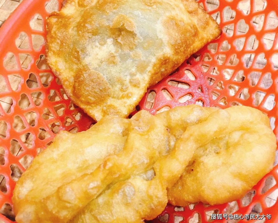 顺城街上的百年豆沫老店麻烫泡豆沫鲜香十足