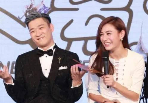 相声馆赔钱到倒闭,直播卖酒满屏尴尬,事业不行他投身爱情?