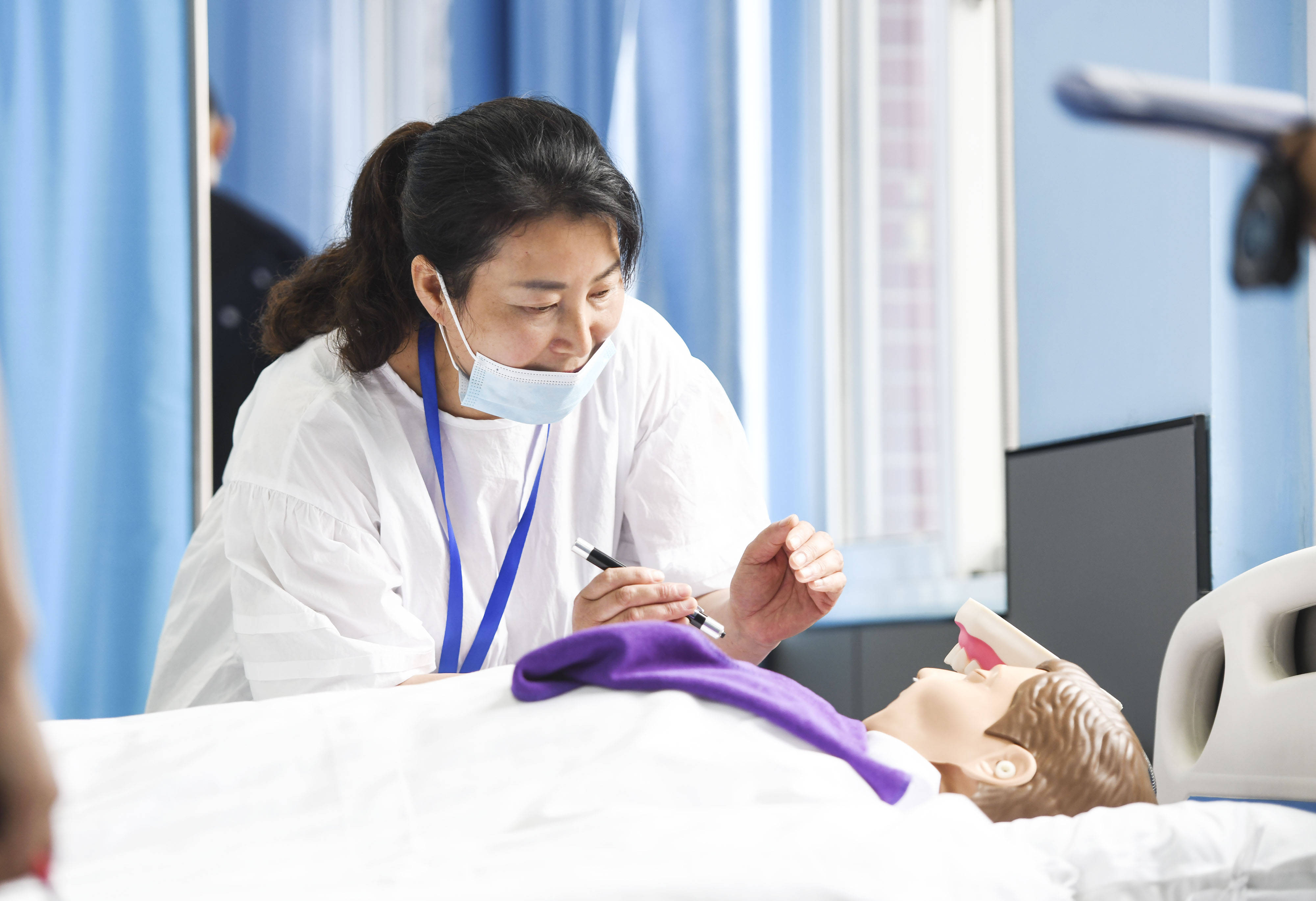 安徽合肥74名养老护理员同场竞技切磋交流提升护理能力