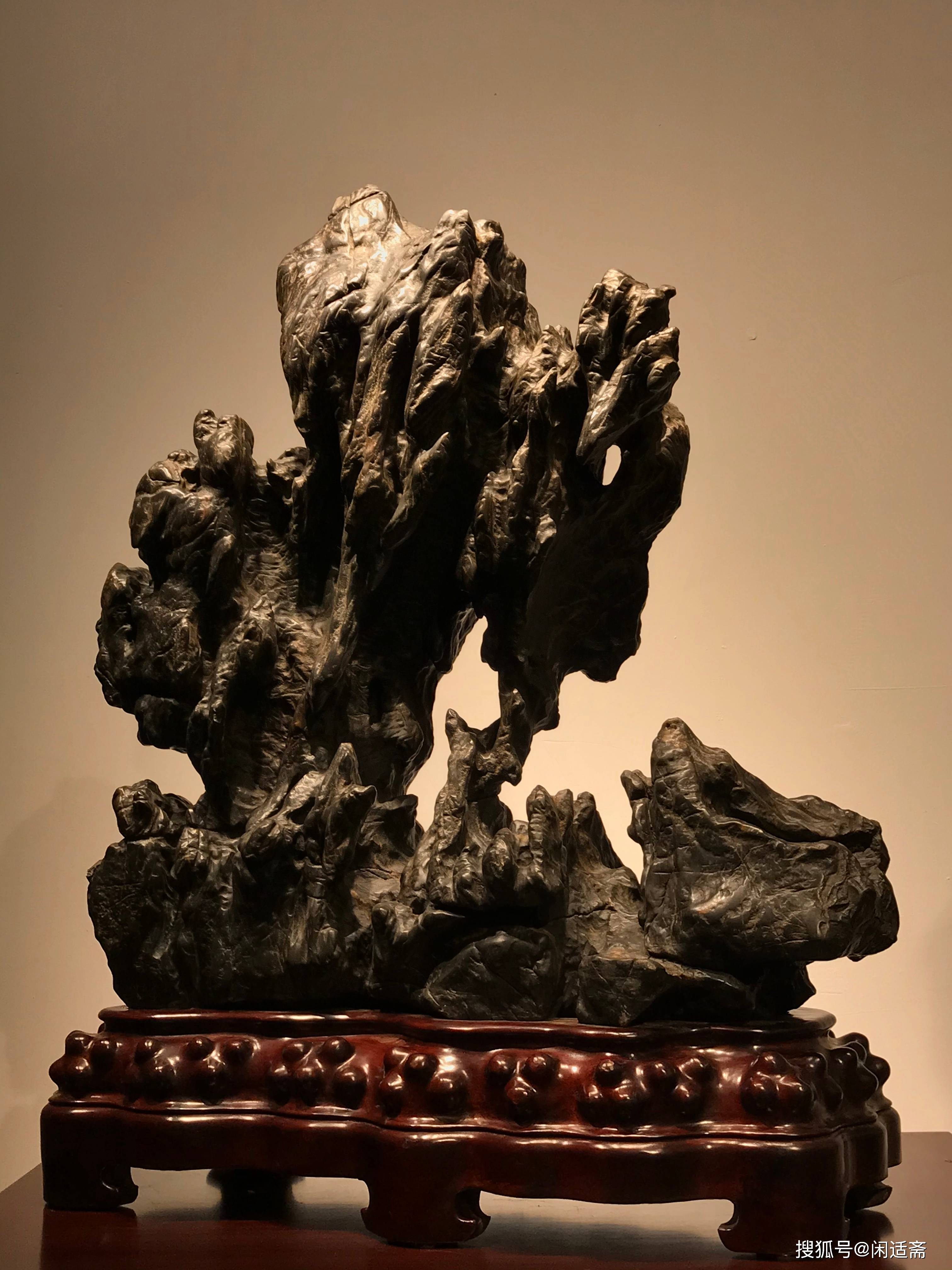 文房案头,灵秀妙品,灵璧石山子摆件