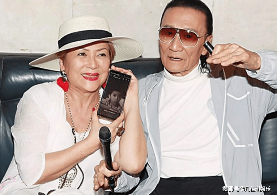 在拍《方世玉》起又认识到了刚满20岁的萧芳芳,在谢贤帅气的外表和