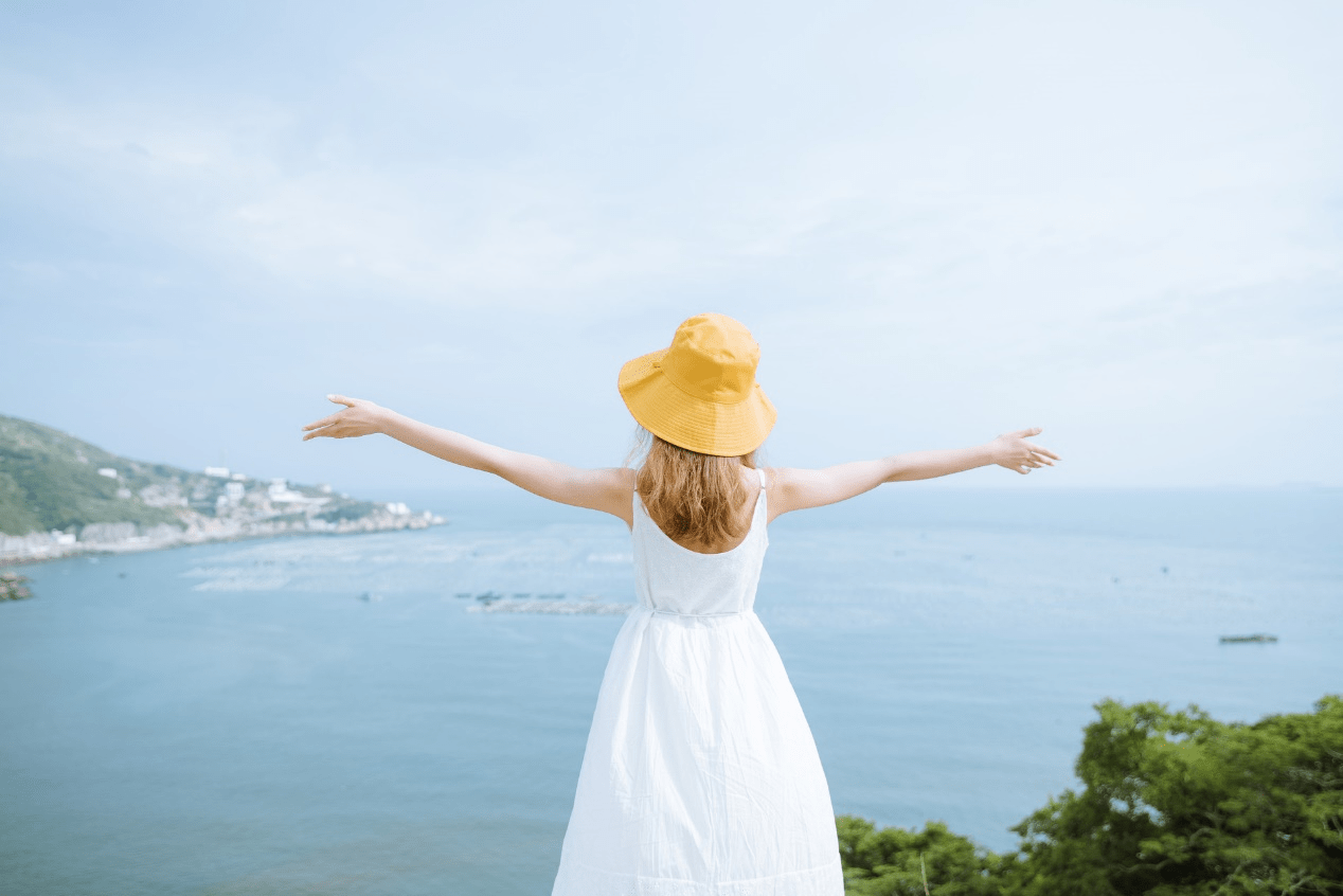 视觉|简单大气又能凸出气质，夏季逛街这样穿搭超减龄