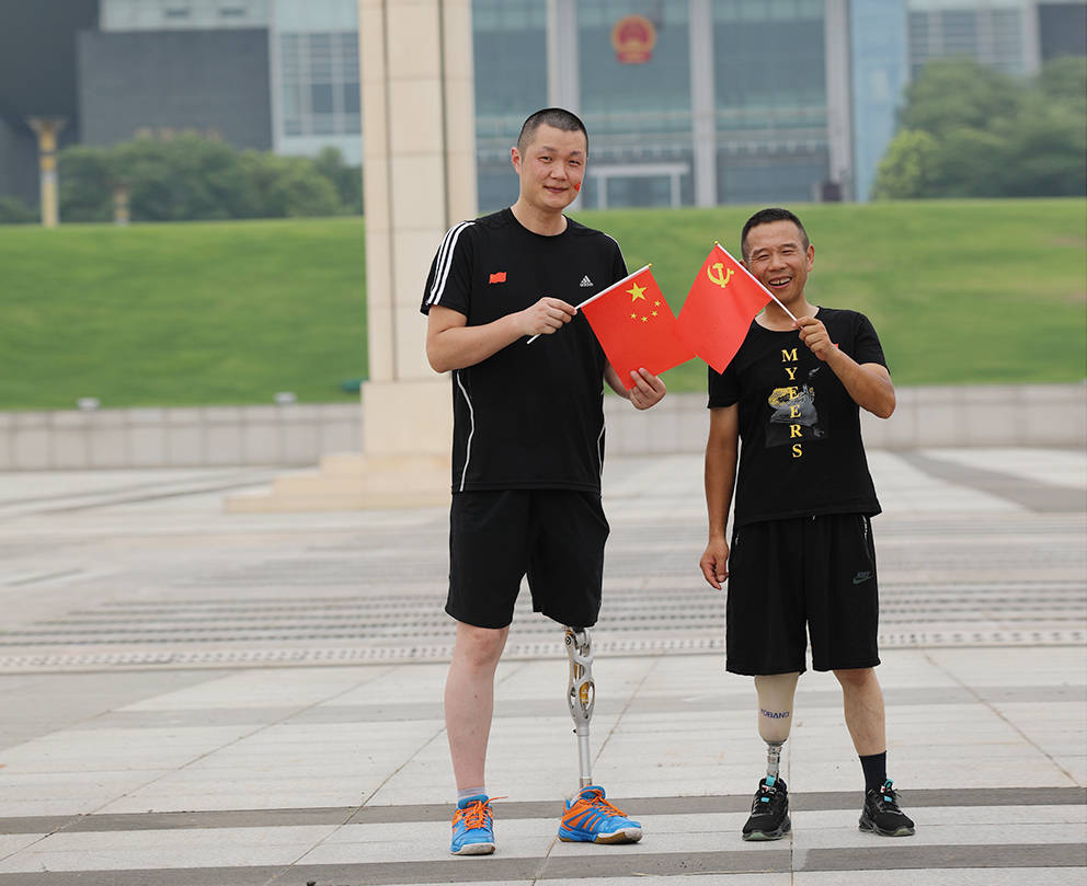 冬季接受腔养护:建议每隔几天就用淡盐水清洗残肢,接收腔,接受腔要