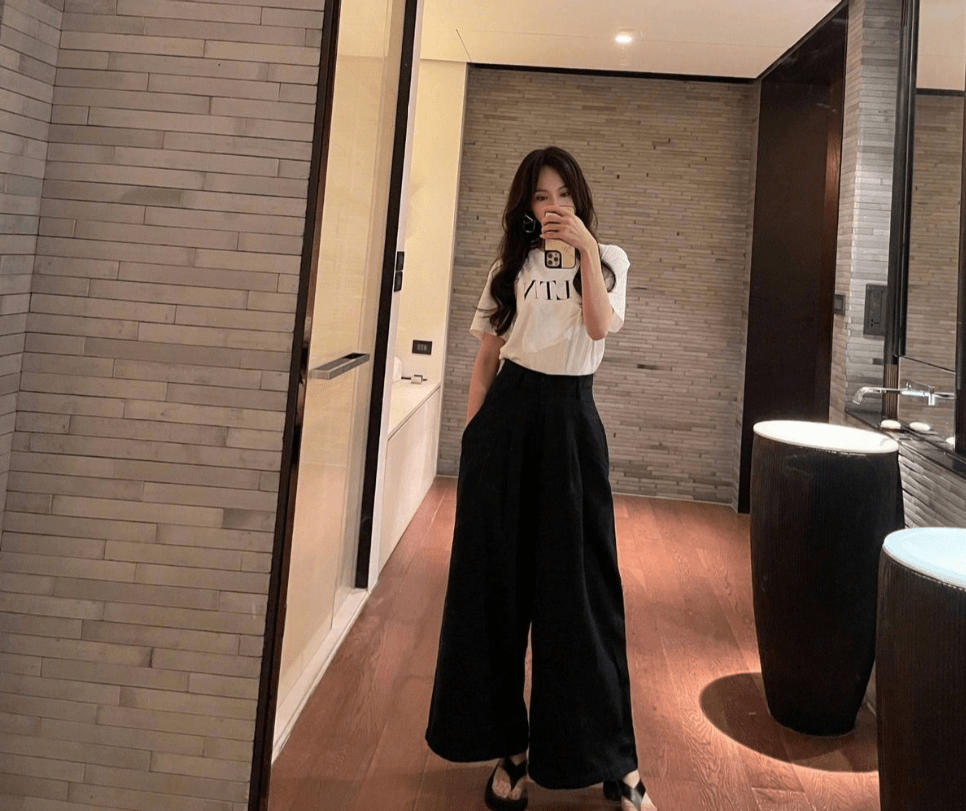 传闻|曝唐嫣小腹隆起疑似有喜，本人晒自拍力破二胎传闻，37岁依旧娇艳