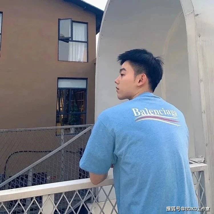 细节|Balenciaga巴黎世家可乐波浪短袖T恤