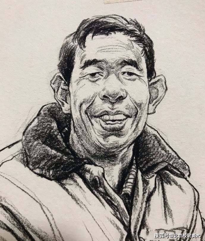 头像|速写头像最忌讳来回的去画五官，基本是一气呵成带明暗关系