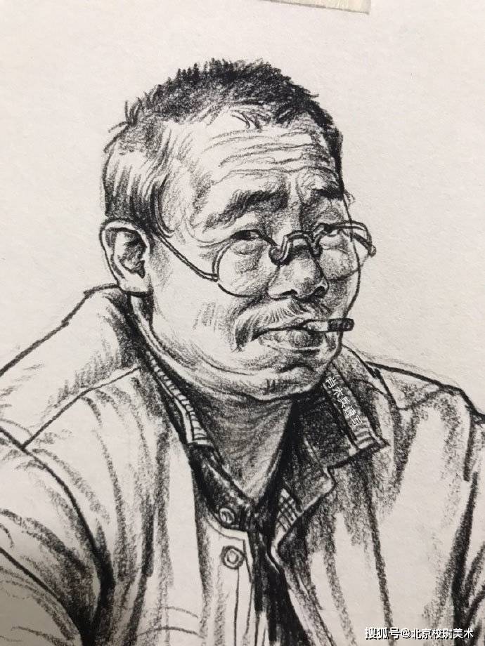 头像|速写头像最忌讳来回的去画五官，基本是一气呵成带明暗关系