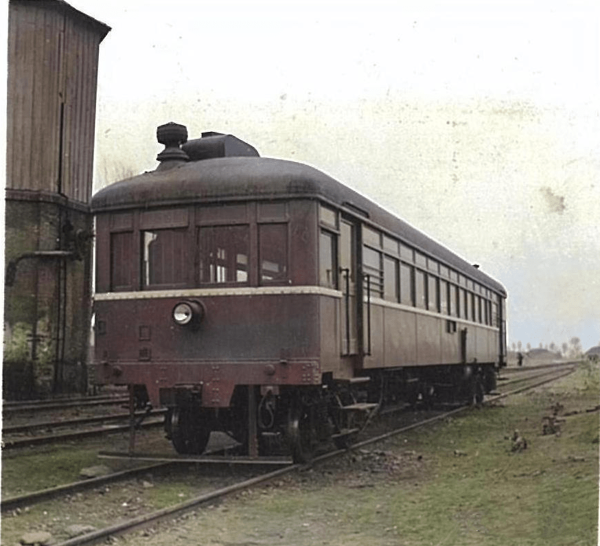 定县车站的火车村民铁路修复工程定县附近铁路修复工程