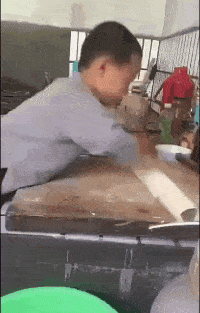 太阳|搞笑GIF趣图，奶奶带大的孩子，水平就是高！