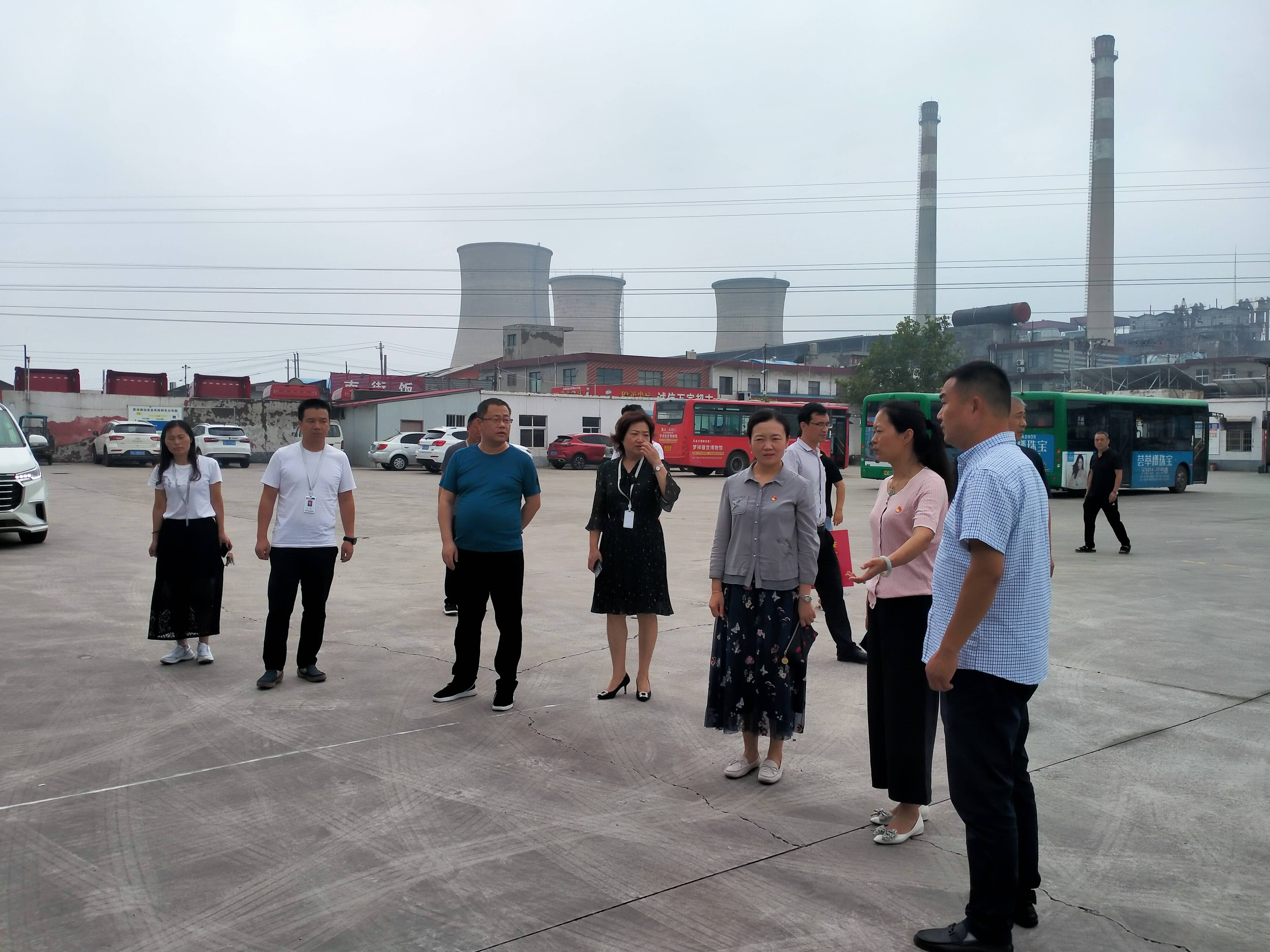河南省交通工会慰问新密公交一线职工