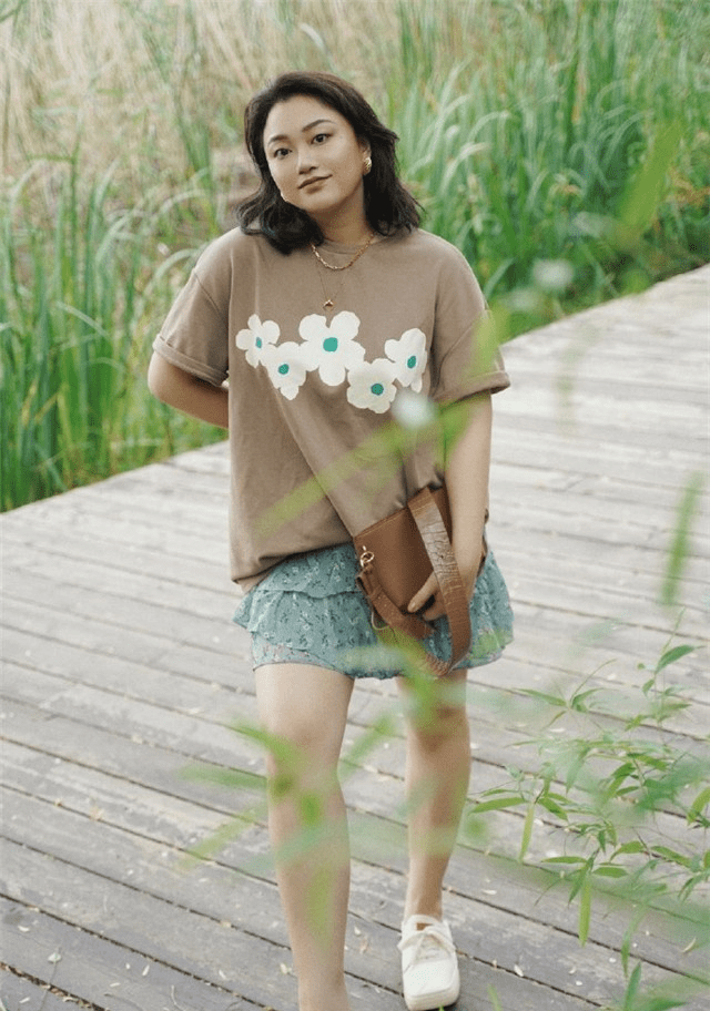 原创微胖女生夏天该怎么穿备好这3种半身裙就够了