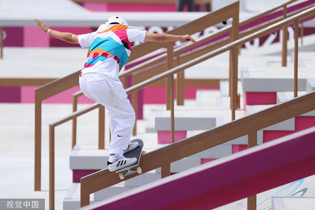 高清:滑板女子街式赛 日本13岁小将西屋红叶夺冠