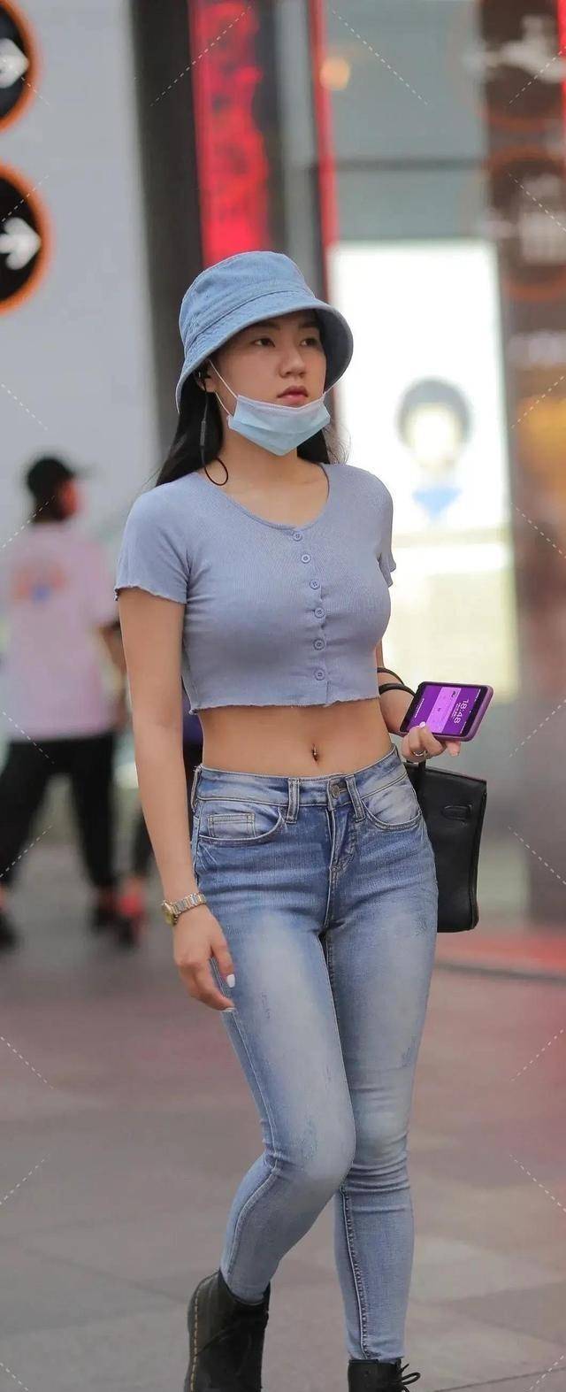 个性|一件瑜伽裤折射出与众不同的个性,休闲还减龄,裁剪独特