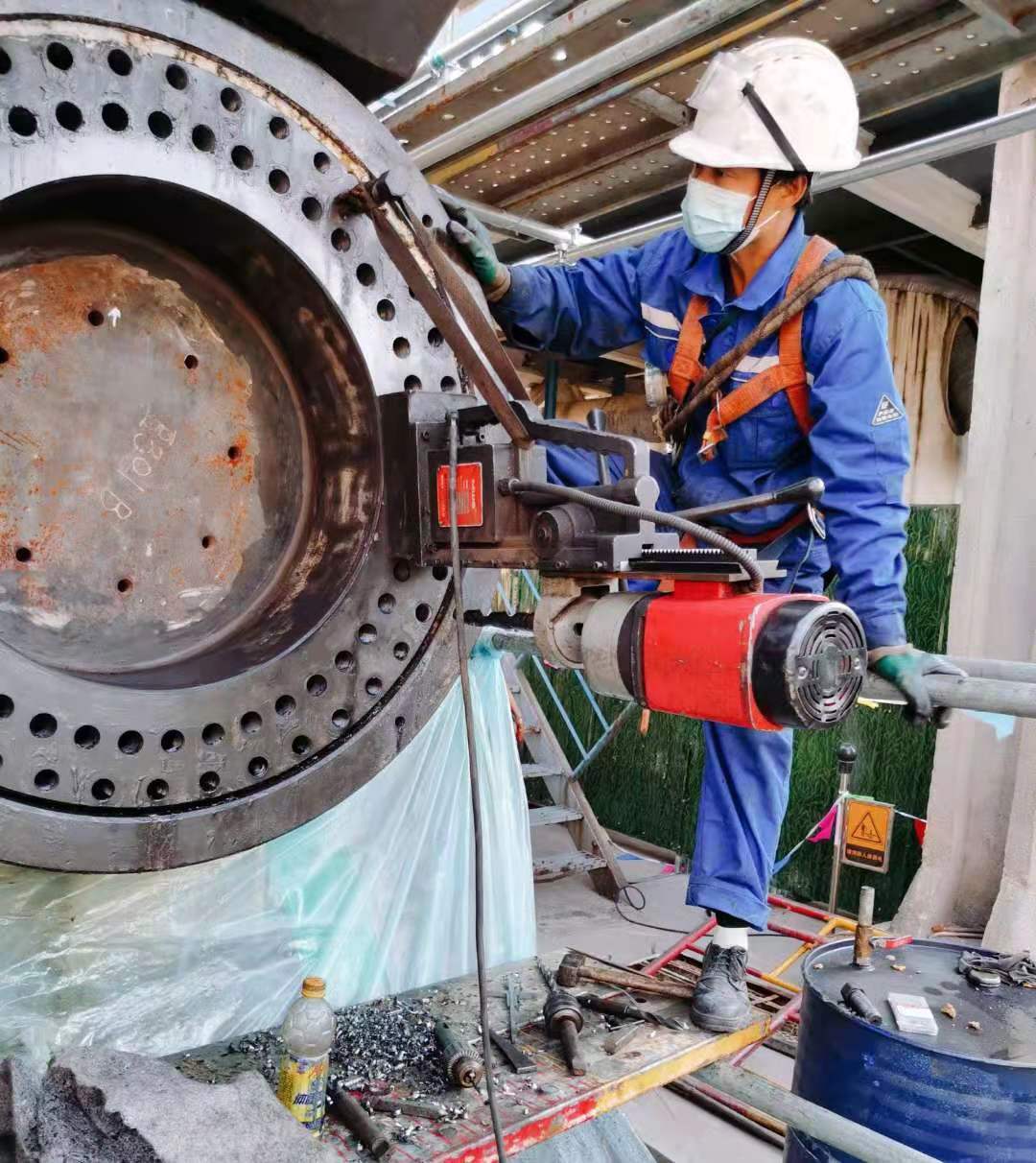 磁力钻取段螺栓的技术应用