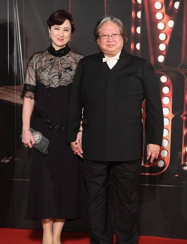 养人|真是贵气养人，高丽虹真有“豪门妇”的样子，不愧是洪金宝妻子