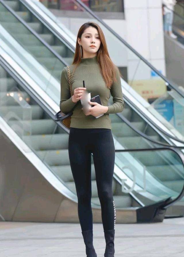 黑色|冬季想追求时尚精致的造型，试试修身的长裤吧，时髦个性还耐看