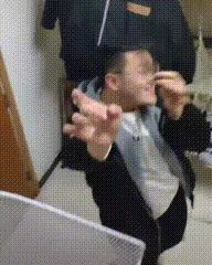 是不是像极了你们的老婆,我猜她老公肯定很怕他.