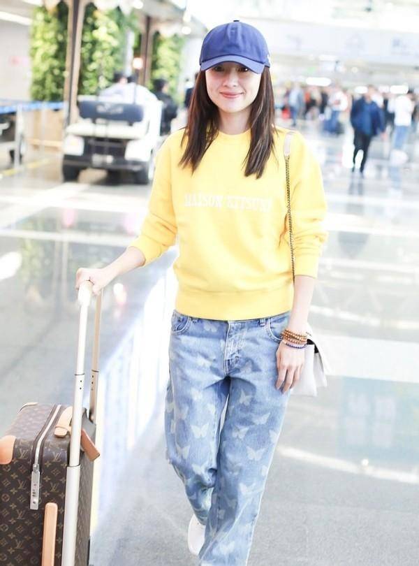 服装|董洁虽然40多了，但素颜依旧能打，除了面容稍显憔悴没缺点