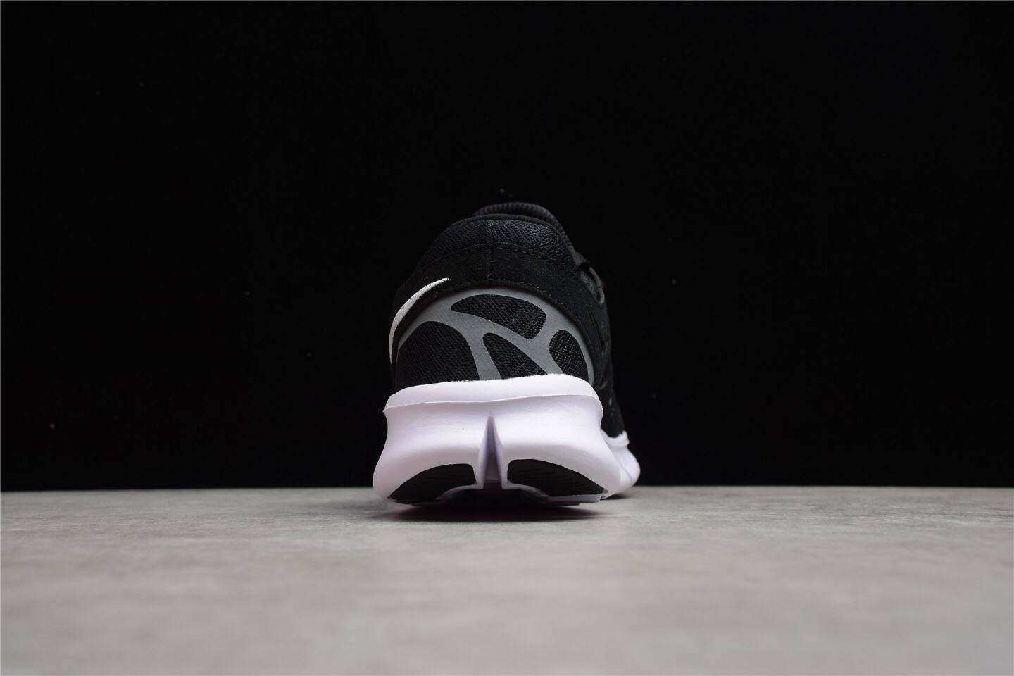 Black|耐克 Nike Free Run 2 Black White 黑白赤足透气跑步鞋
