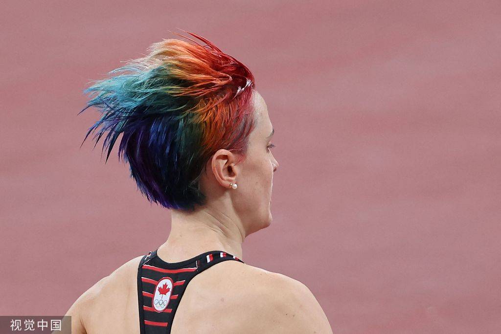 在紧张激烈的奥运赛场上,除了精彩的比赛瞬间,还有运动员们的独特发型
