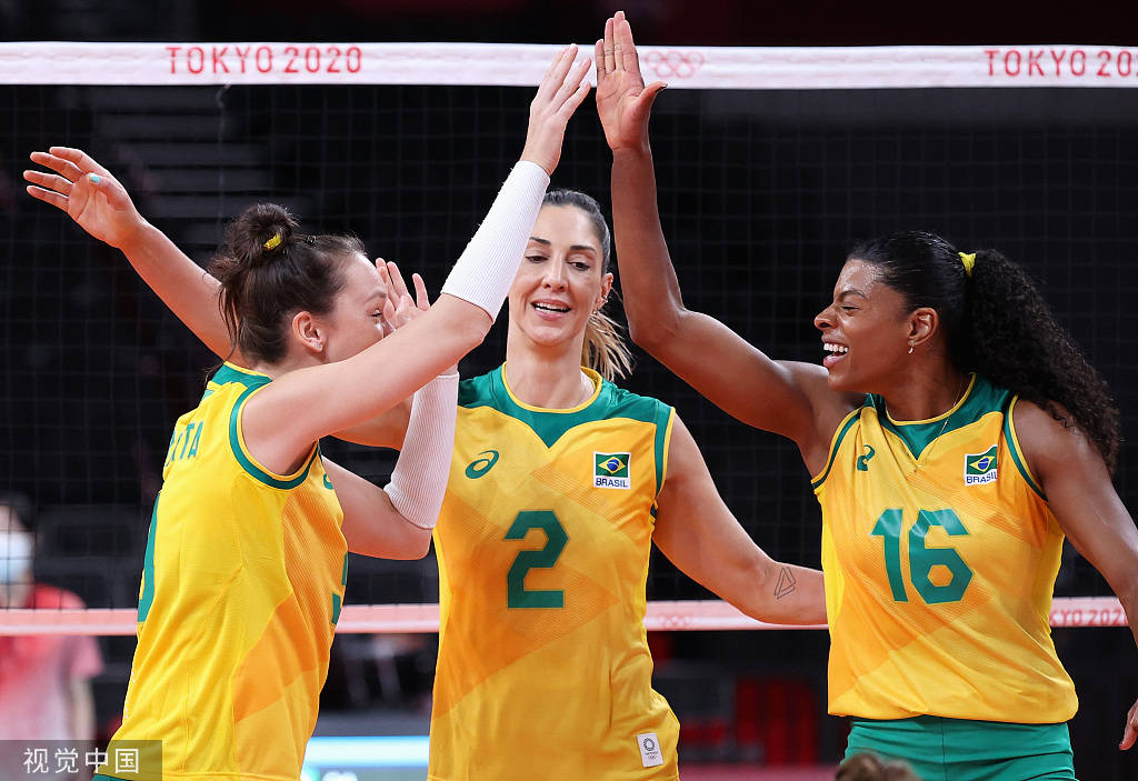 1/ 12 北京时间8月8日,2020东京奥运会女排赛在有明体育馆迎来金牌赛