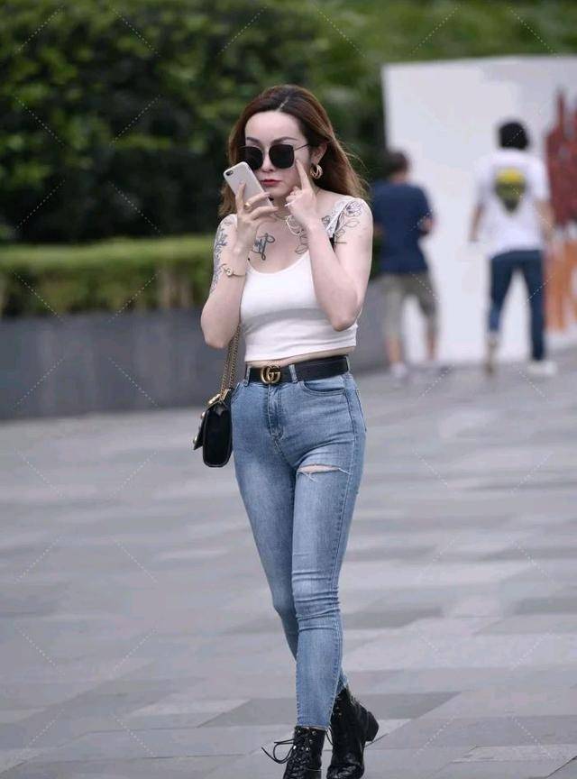 粉色|爱美不是年轻女孩的专属，中年女人选对穿搭，一样可以美丽时尚