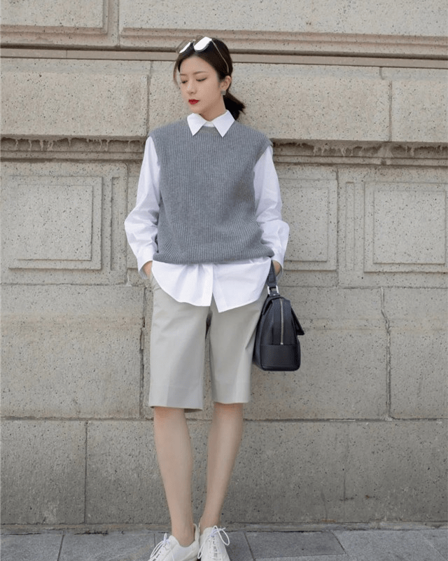 黑色|黑白灰很有“烟火气”，随性混搭时髦又接地气