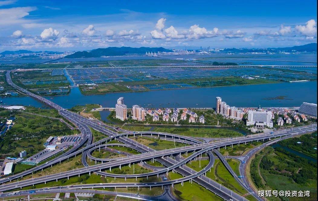 珠海金湾| 上半年实现生产总值361.36亿元!