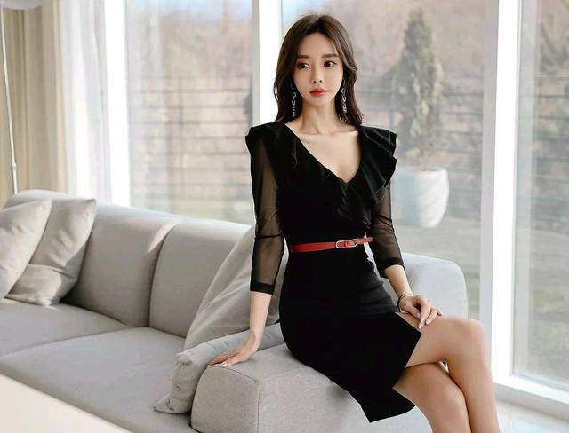 职业|女神孙允珠高清时尚搭配：黑色雨荷层叠嫣红系带职业裙