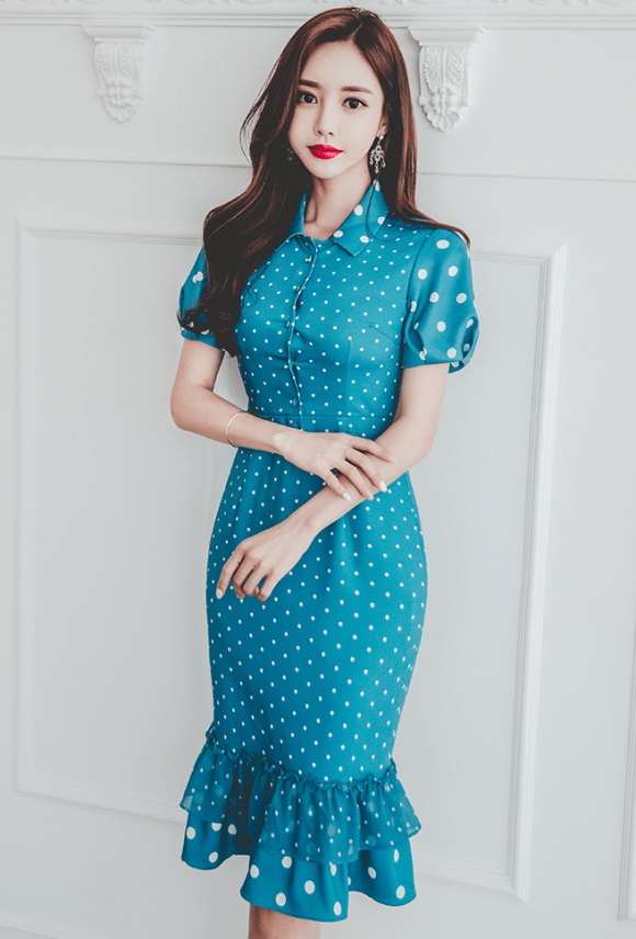 鱼尾|女神孙允珠高清时尚搭配：琉璃湖泊藻蓝斑点花褶鱼尾裙