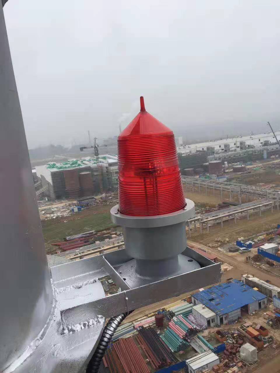 对于33米高层楼顶需要安装航空障碍灯嘛
